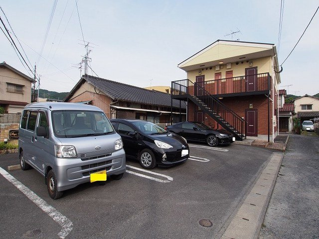 【駐車場】 | アンジュ　ヴィラ | 車をお持ちの方に嬉しい駐車場付きの物件です
