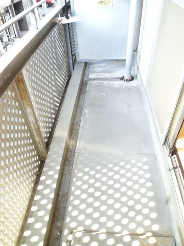 ワイズ朝潮橋駅前のバルコニー