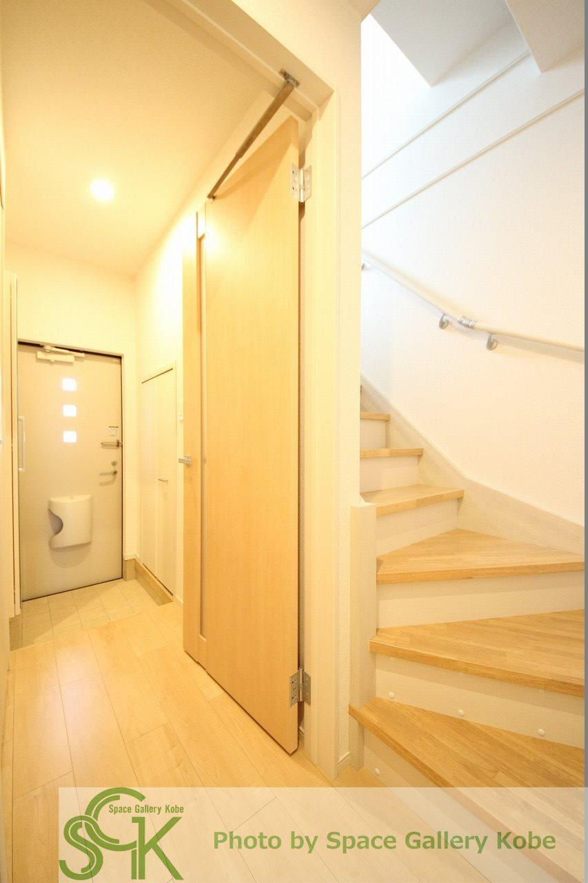 サージェ林　Ⅰ・Bの玄関|※お部屋により仕様が異なる可能性があります。