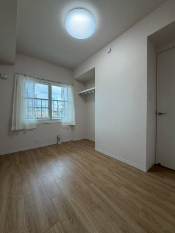 南郷パークマンションの洋室