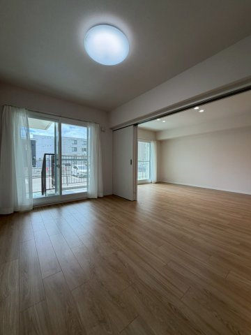 南郷パークマンションの洋室
