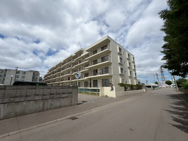 南郷パークマンションの外観
