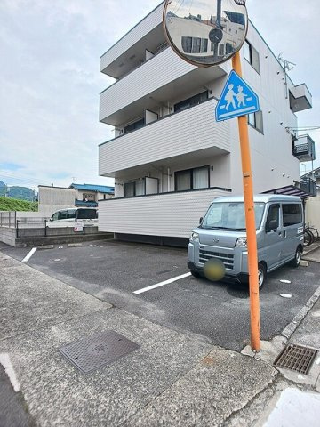 カーサ船越南の駐車場|車をお持ちの方に嬉しい駐車場付きの物件です