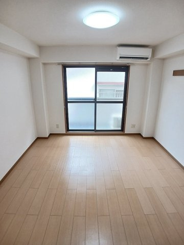 カーサ船越南の居間・リビング|使いやすい居間です