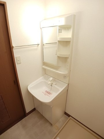 カーサ船越南の洗面所|コンパクトで使いやすい洗面所