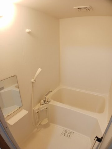 エーデルハウス　ローゼの浴室|コンパクトで使いやすいお風呂です