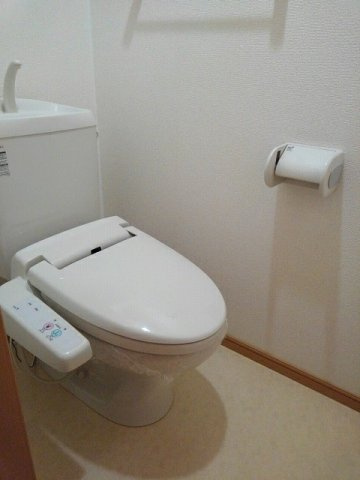 リトル・ノアＢのトイレ|ゆったりとした空間のトイレです