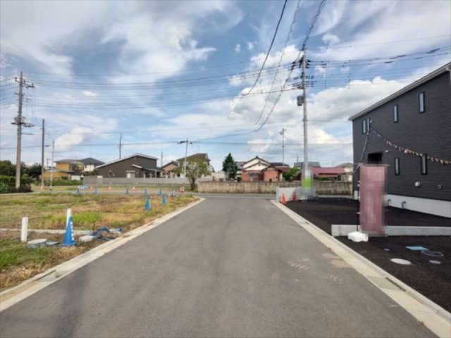 【前面道路含む現地写真】の画像
