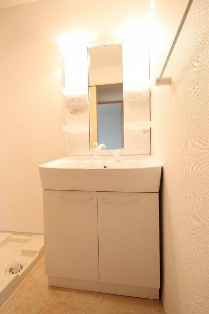 キートスⅡの洗面所|※お部屋により仕様が異なる場合があります。
