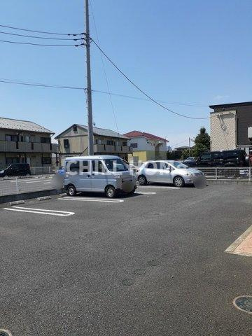 カーサ・フェリーチェⅡの駐車場|当社、チルホームのHPもご覧ください(^^)/物件情報多数♪