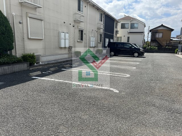 プレジール3の駐車場