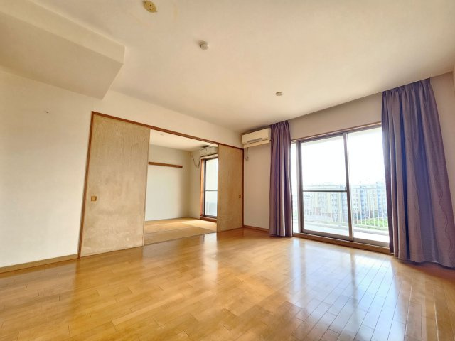 【居間・リビング】の画像