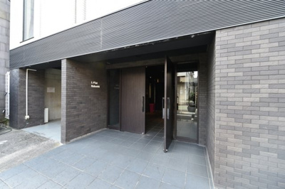 【エントランス】 | エルフラット板橋 | 落ち着いたエントランスです