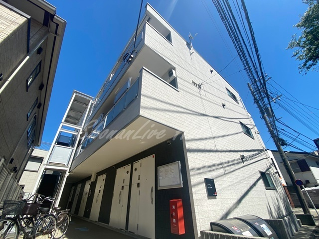藤沢市朝日町のアパートの外観