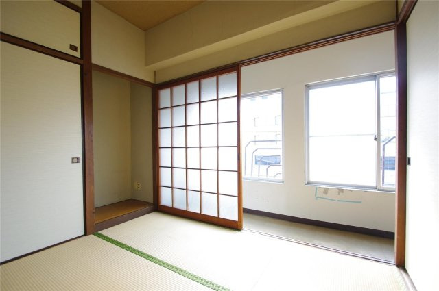酒井ビルの和室