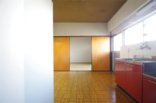 酒井ビルの玄関