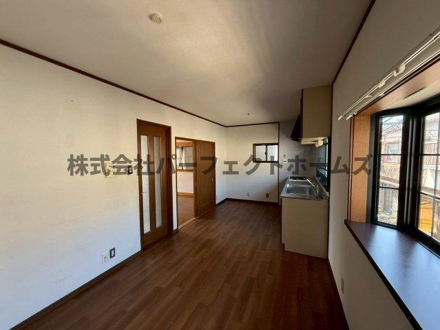 長尾元町4丁目戸建　賃貸の居間・リビング|居間です