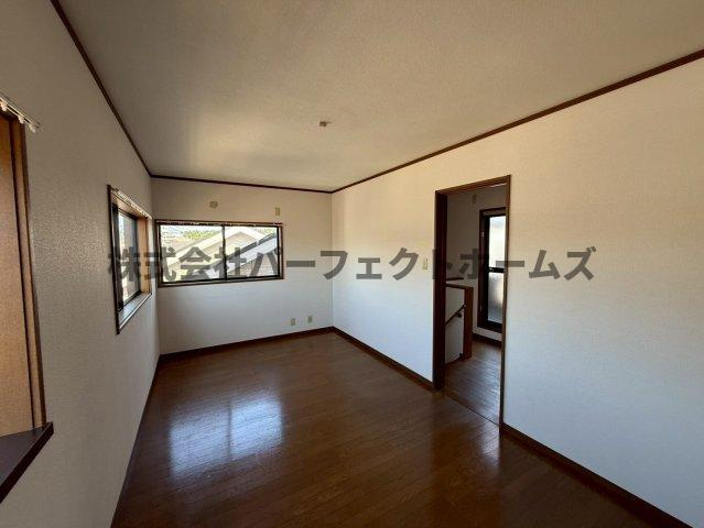 長尾元町4丁目戸建　賃貸の洋室|明るい洋室です