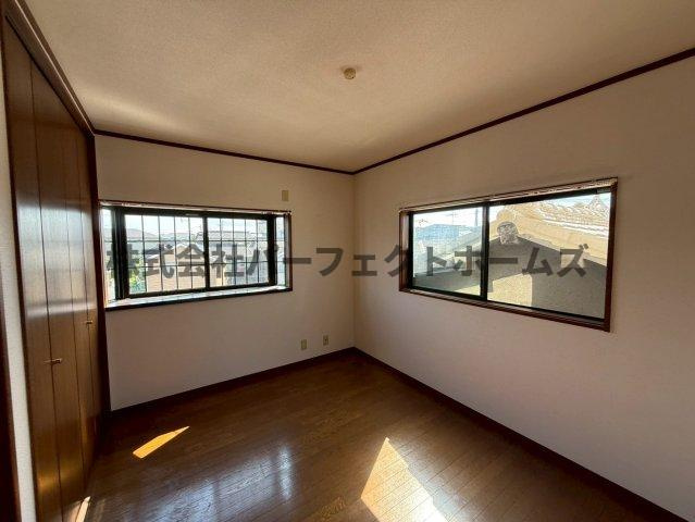 長尾元町4丁目戸建　賃貸の洋室|落ち着いた色調の洋室です