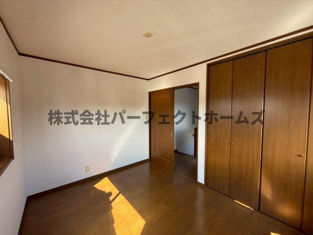 長尾元町4丁目戸建　賃貸の洋室|落ち着いた色調の洋室です