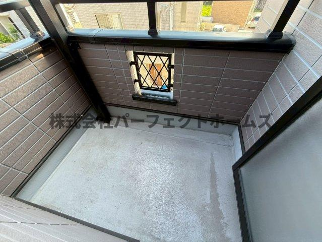 長尾元町4丁目戸建　賃貸のバルコニー|お洗濯にも便利なバルコニー付き