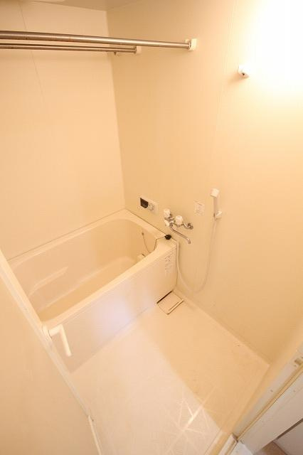 ボヌール有瀬の浴室|※お部屋により仕様が異なる場合があります。