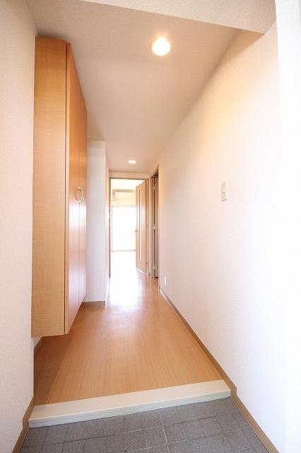 ボヌール有瀬の玄関|※お部屋により仕様が異なる場合があります。