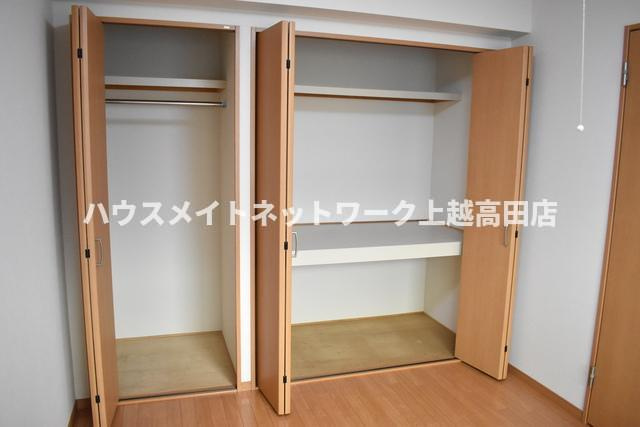 ベルオーク戸野目の収納|クローゼット