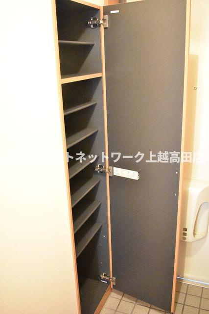 ベルオーク戸野目の設備|シューズボックス