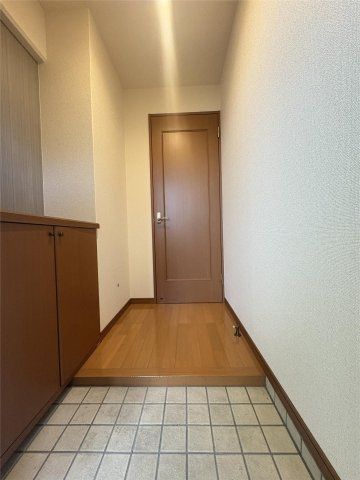 オールージュＭ１の玄関