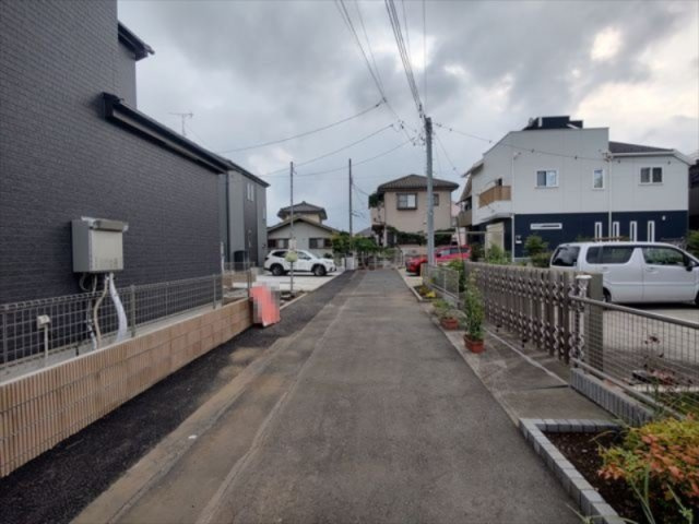 【前面道路含む現地写真】の画像