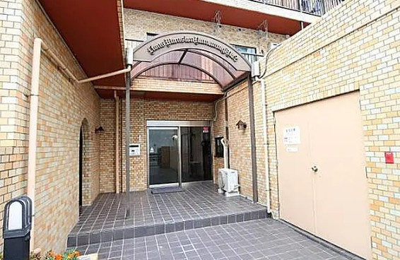 横浜市鶴見区生麦１丁目の賃貸マンションのエントランス