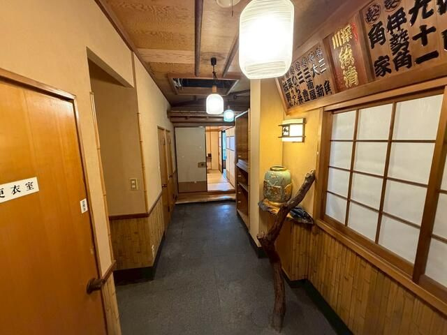 魚清ビルの内装
