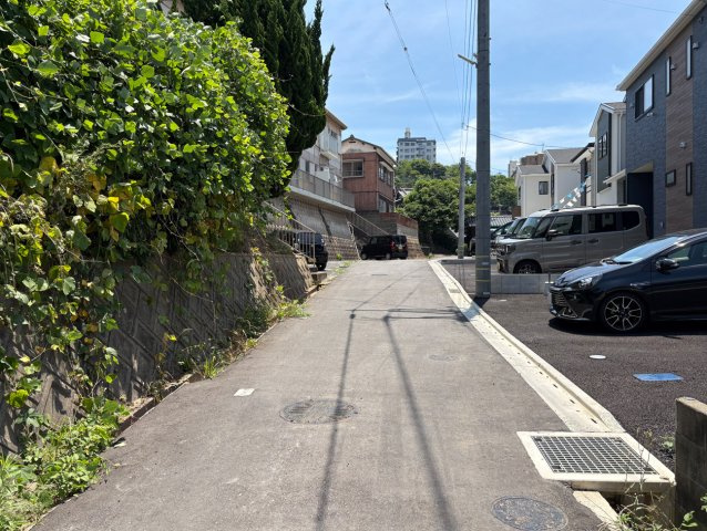 CRADLE GARDEN門司区上二十町第2の前面道路含む現地写真|前面道路幅員約4.0メートル