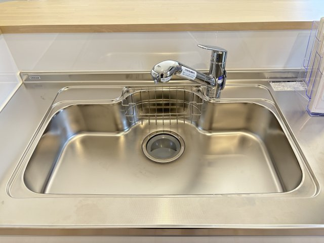 CRADLE GARDEN門司区上二十町第2のキッチン|毎日の暮らしを快適にする、浄水器一体型の便利な水栓付き