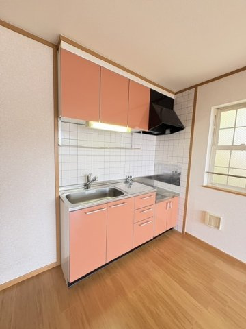 リエージュのキッチン|コンパクトなキッチンで掃除もラクラク