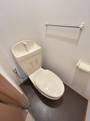 【トイレ】 | カーサポポラーレ | 落ち着いたトイレです