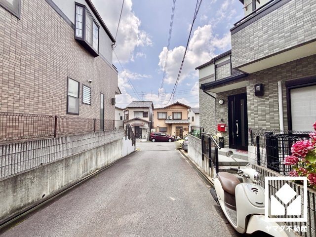 伏見区深草宝塔寺山町の前面道路含む現地写真