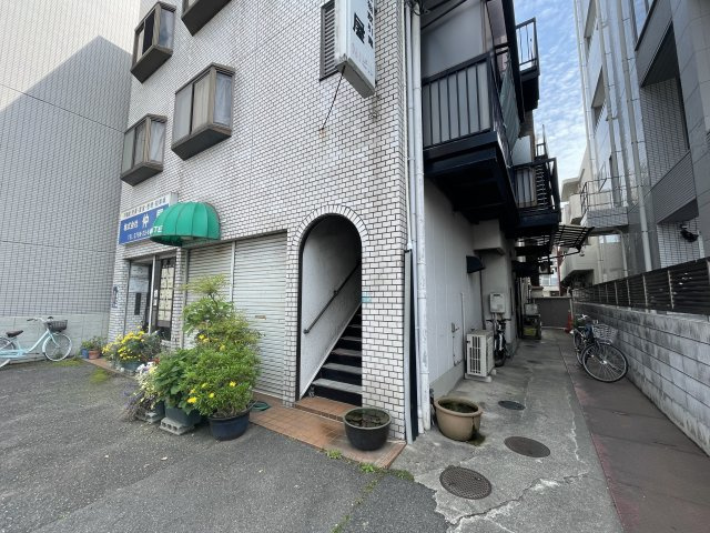 ＮＩビルのエントランス