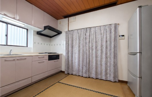 所沢市若狭2丁目中古戸建のキッチン