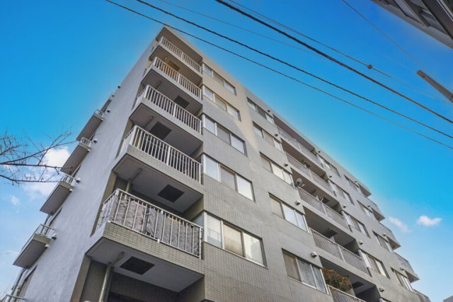 フォレステージ西早稲田の外観|平成６年築の耐震基準適合マンション、フォレステージ西早稲田は即日現地案内可能となっておりますので、お気軽にお問い合わせください！