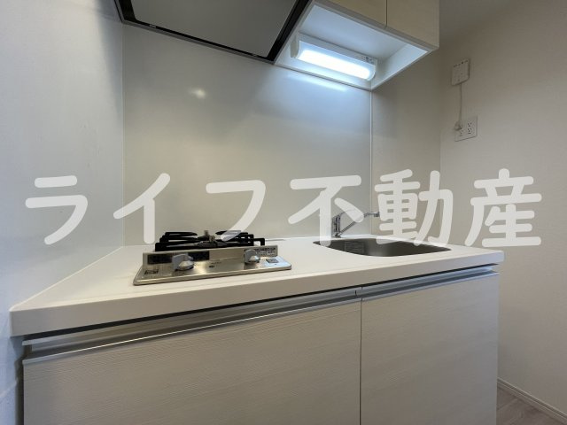 アドバンス大阪バレンシアのキッチン|コンパクトなキッチンで掃除もラクラク