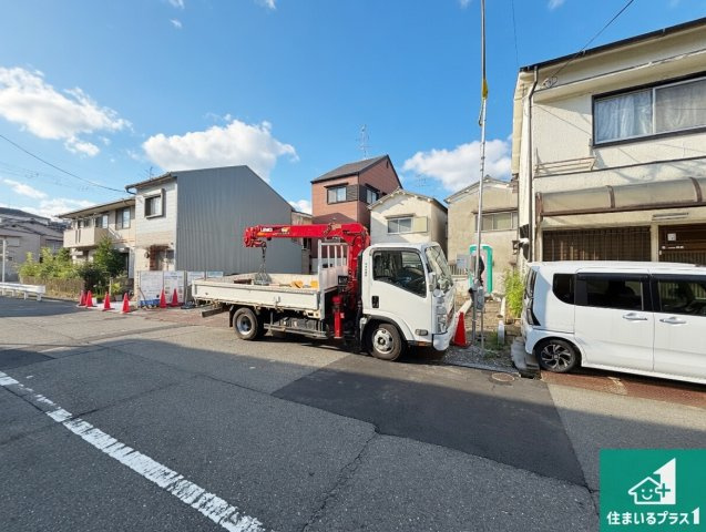 ■枚方市南船橋　第1期　新築一戸建ての前面道路含む現地写真|周辺は落ち着いた街並みの住宅地！子育てがしやすい住環境です！まだ未完成ですが、現地でしかわからない事もございます。是非一度ご覧ください。