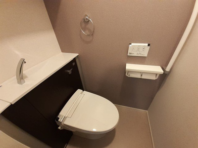 【トイレ】 | モンレーヴ | 清潔感のあるトイレです