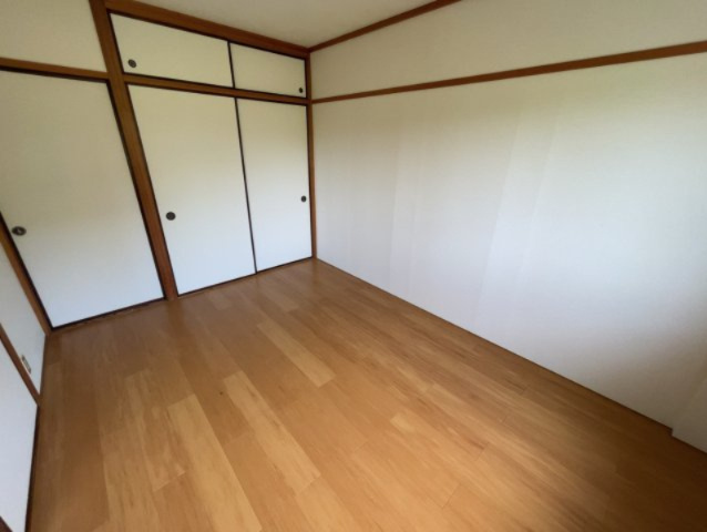 カーサ Mの寝室|別部屋同一間取りのお写真となります。