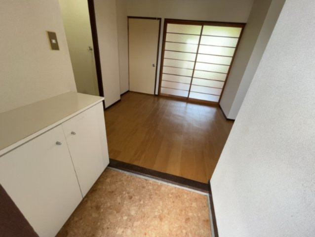 カーサ Mの玄関|別部屋同一間取りのお写真となります。
