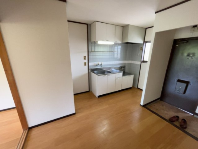 カーサ Mの居間・リビング|別部屋同一間取りのお写真となります。