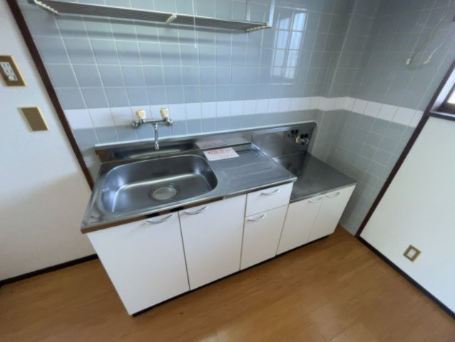 カーサ Mのキッチン|別部屋同一間取りのお写真となります。