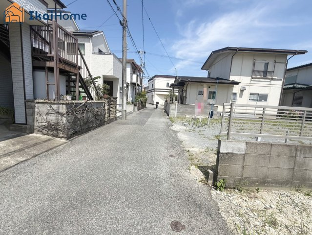 明石市大久保町大窪　土地の前面道路含む現地写真|●年中無休：当日予約可●前面道路は幅員約4ｍ、交通量少なめで安心の住環境です！