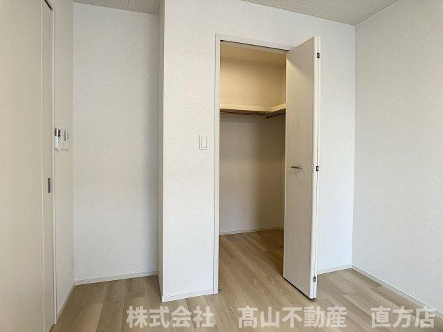 直方市大字感田のアパートの収納